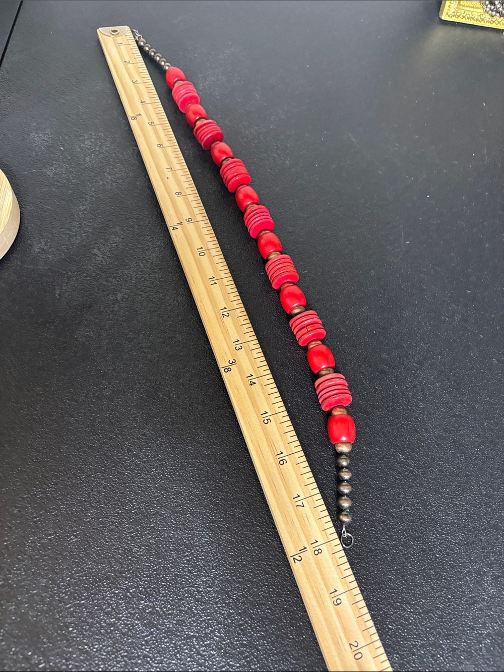 Vivian Vintage Chunky Bold Red Wooden Bead Statement Necklace - Picture 6 of 7